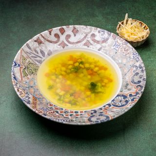 Minestrone sa parmesanom
