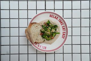 Брокколи с соусом тахини (340г)