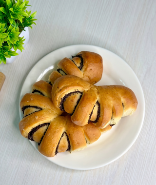 Булочка с маком