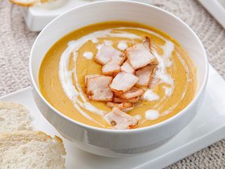 Чечевичный крем-суп с куриной ветчиной (390г)