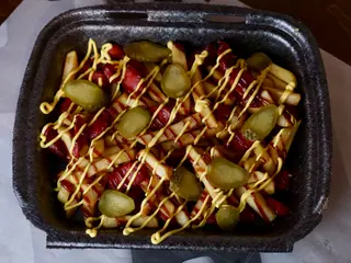 Фри-бокс с сосисками (390г)