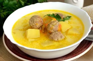 Суп картофельный с куриными фрикадельками (475г)
