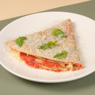 კრეპი პეპერონით და ბაზილიკით