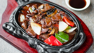 Говядина с шампиньонами (300г)