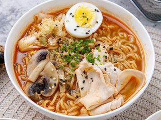 Рамен с куриной грудкой (190г)