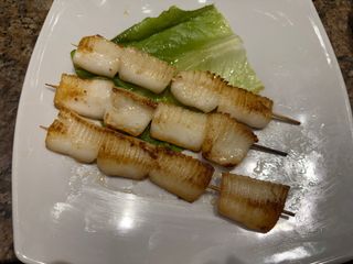 33i. Spiedini di calamaro