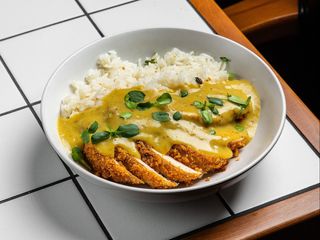 Курица катцу-карри (170г)