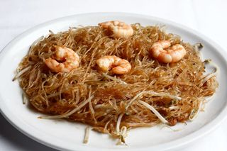 34 Spaghetti di soia con gamberoni