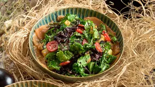 Салат с лососем(250г)
