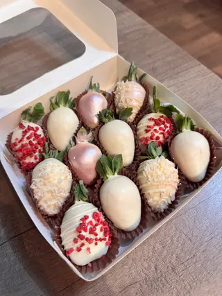 Клубника в шоколаде №10 (12шт/360г)