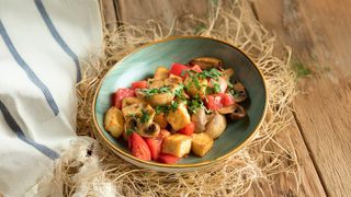 Тёплый салат с брынзой(250г)