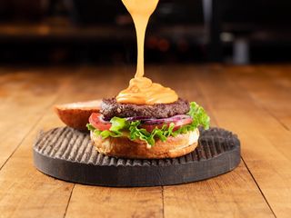 Чизбургер с чеддером (700г)