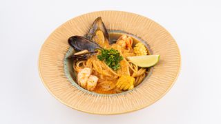 Спагетти с морепродуктами (270г)
