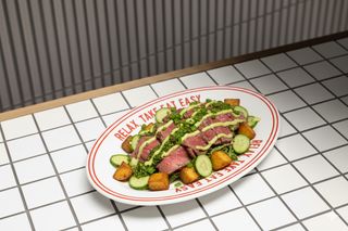 Салат с ростбифом (270г)