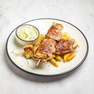 Pileći ražnjići u slanini 300g