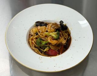 Вок с креветками (400г)