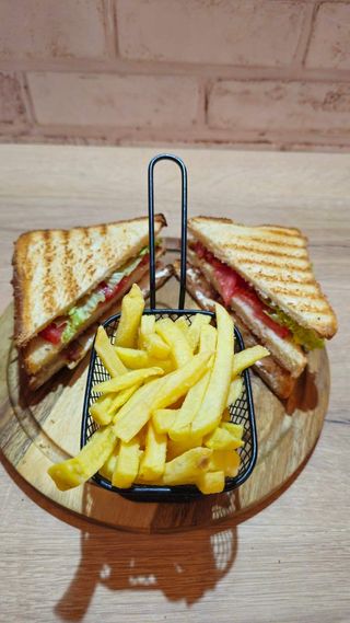 3 X tost sa grilovanom piletinom
