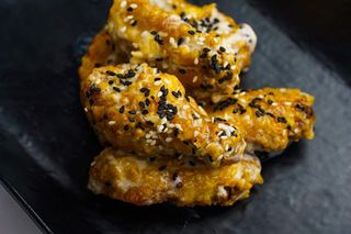 Крылышки в медово-горчичном соусе (24 шт) (400г)