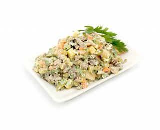Оливье с мясом (220г)