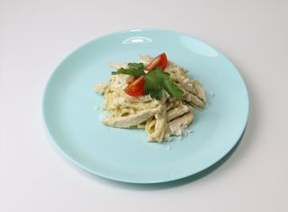 Фетучини с курицей паста (300г)