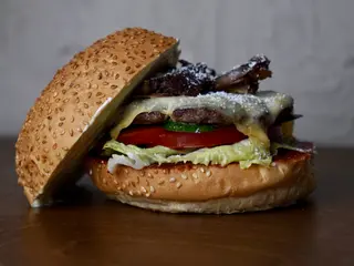 Казы-бургер (330г)