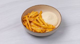 Картофель фри с муссом из пармезана (200г)
