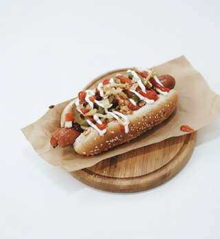 Хот-дог со свежими овощами и жареным луком NEW (150г)
