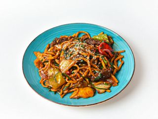 Жареный лагман (320 г)