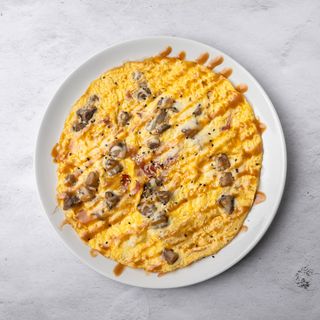 Omlet sa pršutom, sirom i pečurkama