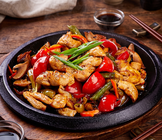 Курица с овощами (400г)