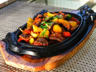 Жаровня из говядины с овощами (465г)