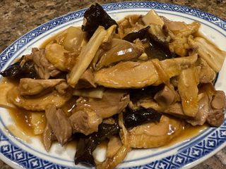 46. Anatra con funghi e bambù