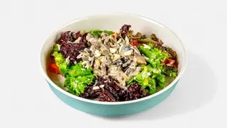 Тёплый салат с телятиной и сливочным соусом (280г)