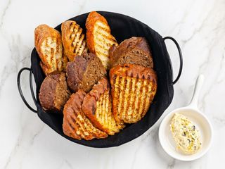 Хлебная Корзина С Фирменным Маслом (100 г)