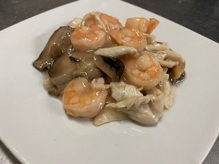 49 Pollo con gamberi e funghi cinese