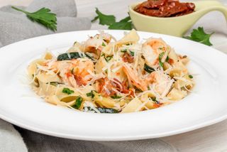 Фетучини с морепродуктами (300г)