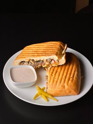 Донер в батоне куриный  (450г)