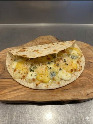 Piadina 4 formaggi