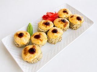 Запеченный ролл с семгой (8шт) (280г)