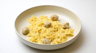 Паста с куриными боулами (200г)