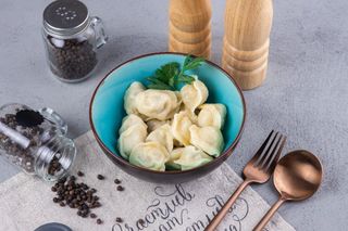 Пельмени с бульоном (200г)