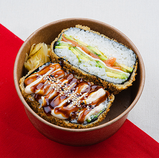 Суши-бургер с лососем (350г)