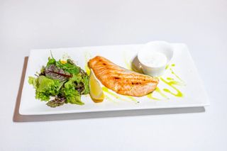 Стейк из семги с овощами (300 г)