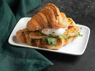 Круассан с сёмгой (350г)