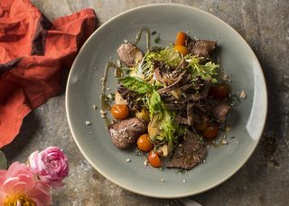 Тёплый салат с кониной/курицей/креветками/семгой (350 г)