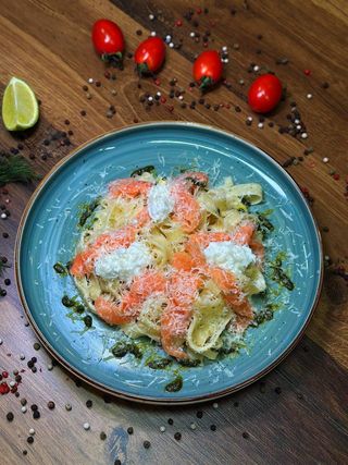 Паста Тальятелле с семгой и творожным сыром (280г)