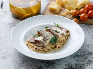 Спагетти с говяжим ростбифом (250г)