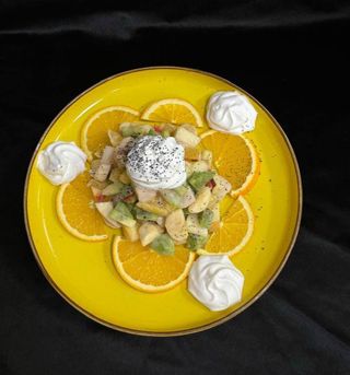 Фруктовый салат с йогуртом (200г)