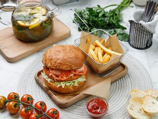 Крафт-бургер с курицей (600г)