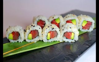 57 Ura tonno avocado 8 pezzi